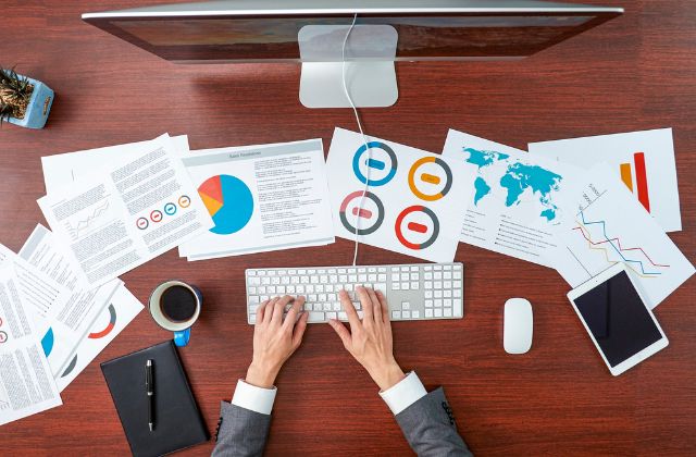 Report data presentation and chart analysis